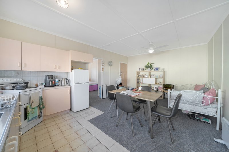 Photo - 12 Plume Street, Redcliffe QLD 4020 - Image 5