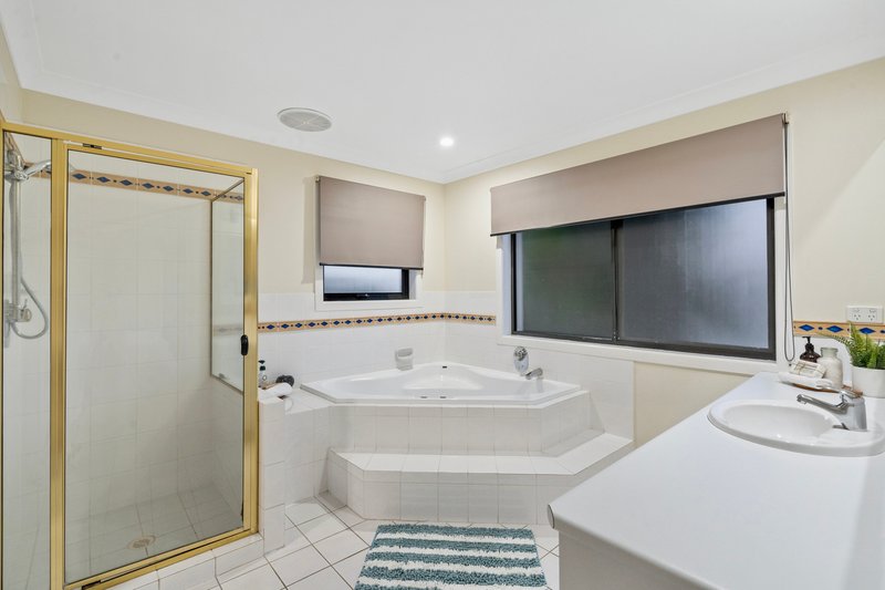 Photo - 12 Plymouth Court, Raby Bay QLD 4163 - Image 17