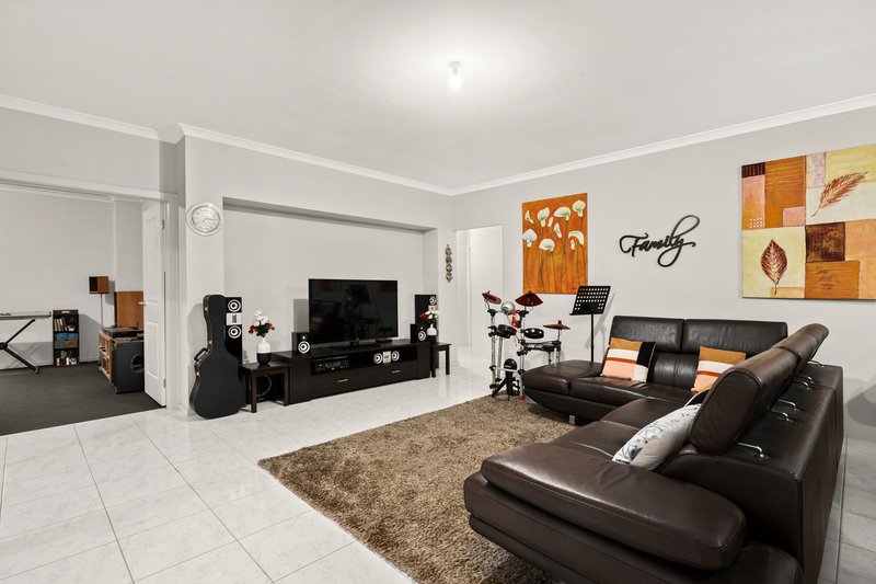 Photo - 12 Pony Court, Cranbourne East VIC 3977 - Image 6