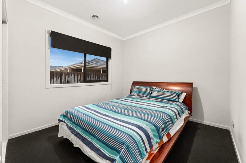 Photo - 12 Pony Court, Cranbourne East VIC 3977 - Image 10