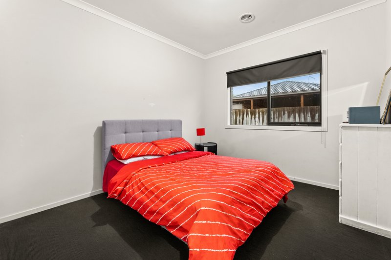 Photo - 12 Pony Court, Cranbourne East VIC 3977 - Image 11