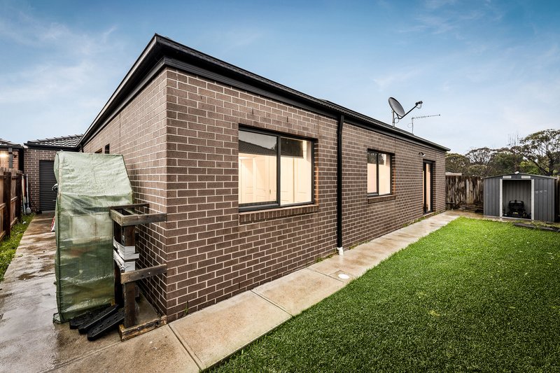 Photo - 12 Pony Court, Cranbourne East VIC 3977 - Image 15