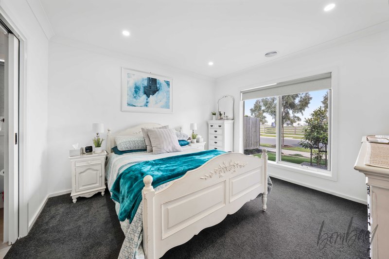 Photo - 12 Porcini Parade, Mickleham VIC 3064 - Image 11