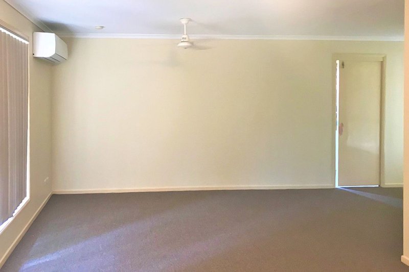 Photo - 12 Port Street, Jamboree Heights QLD 4074 - Image 9