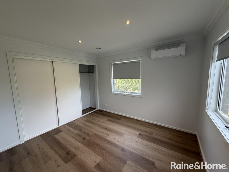 Photo - 12 Portland Place, Roxburgh Park VIC 3064 - Image 7
