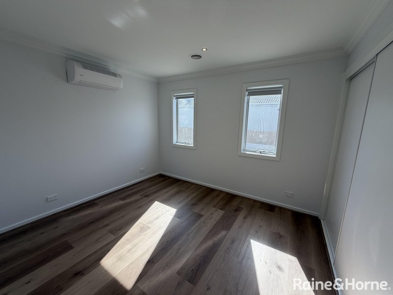 Photo - 12 Portland Place, Roxburgh Park VIC 3064 - Image 8