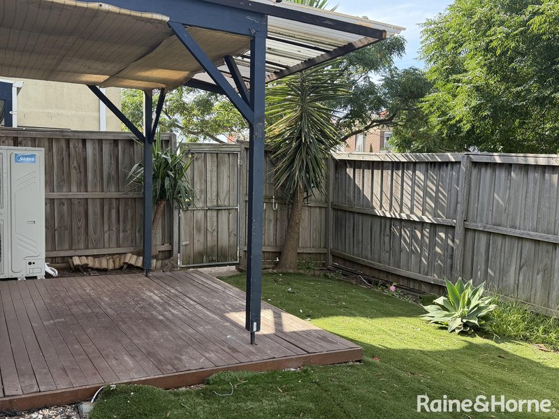 Photo - 12 Portland Place, Roxburgh Park VIC 3064 - Image 11