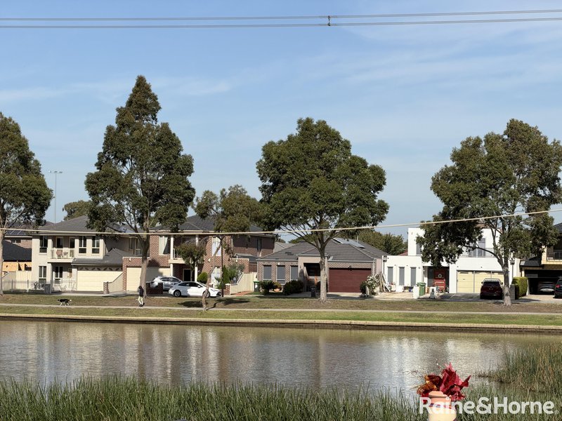 Photo - 12 Portland Place, Roxburgh Park VIC 3064 - Image 12