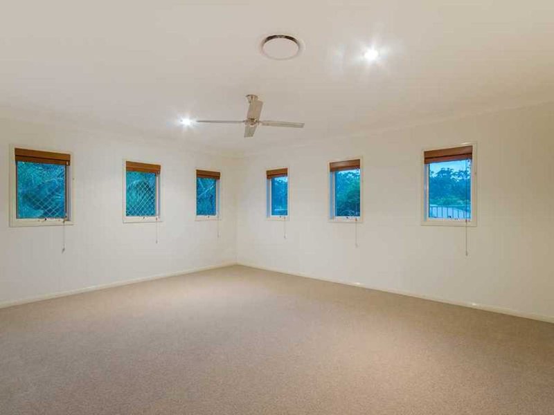 Photo - 12 Possumwood Pl , Reedy Creek QLD 4227 - Image 5