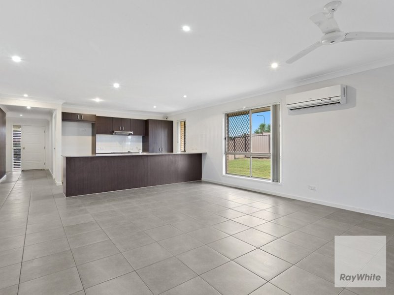 Photo - 12 Premier Court, Gracemere QLD 4702 - Image 3