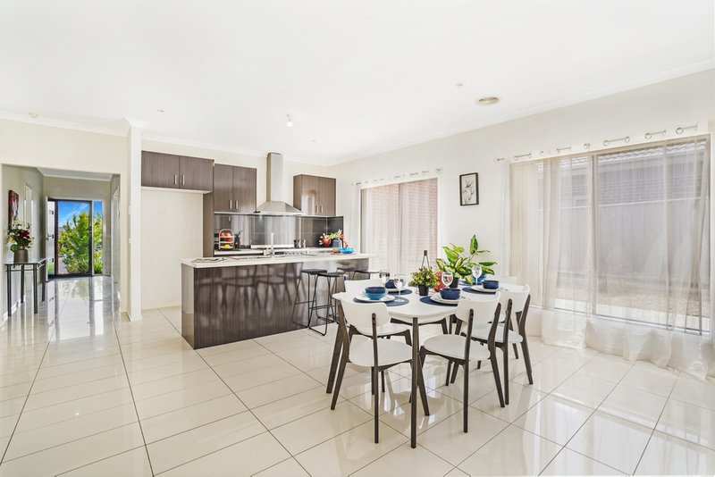 Photo - 12 Pribislaw Crescent, Epping VIC 3076 - Image 5