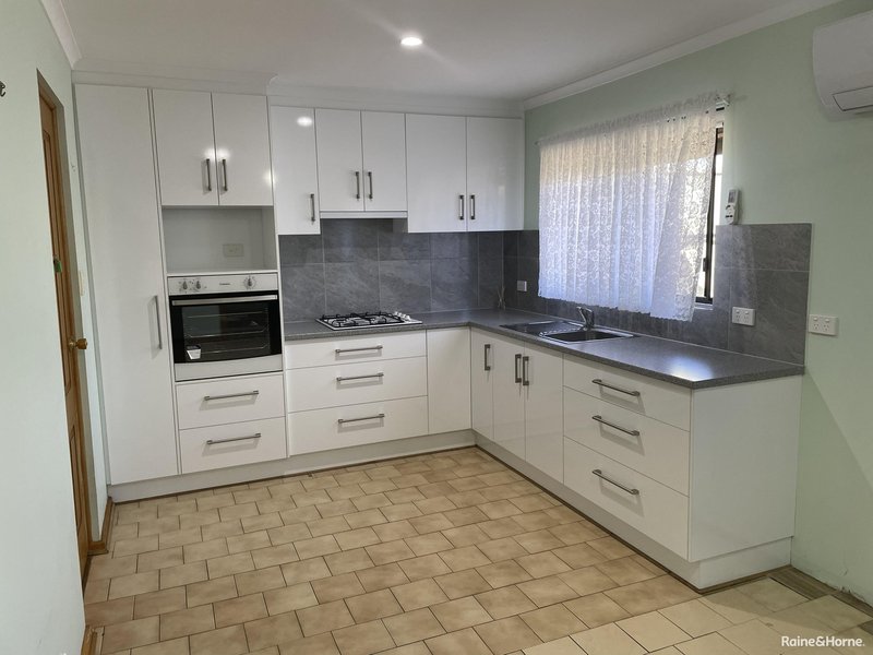 Photo - 12 Primrose Court, Parafield Gardens SA 5107 - Image 2