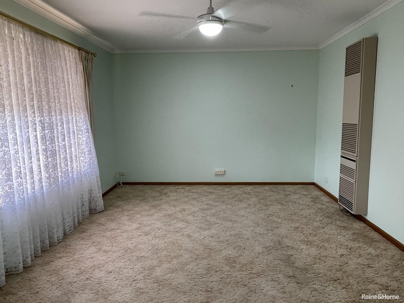 Photo - 12 Primrose Court, Parafield Gardens SA 5107 - Image 5