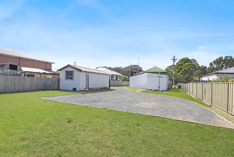 Photo - 12 Princes Highway, Figtree NSW 2525 - Image 3