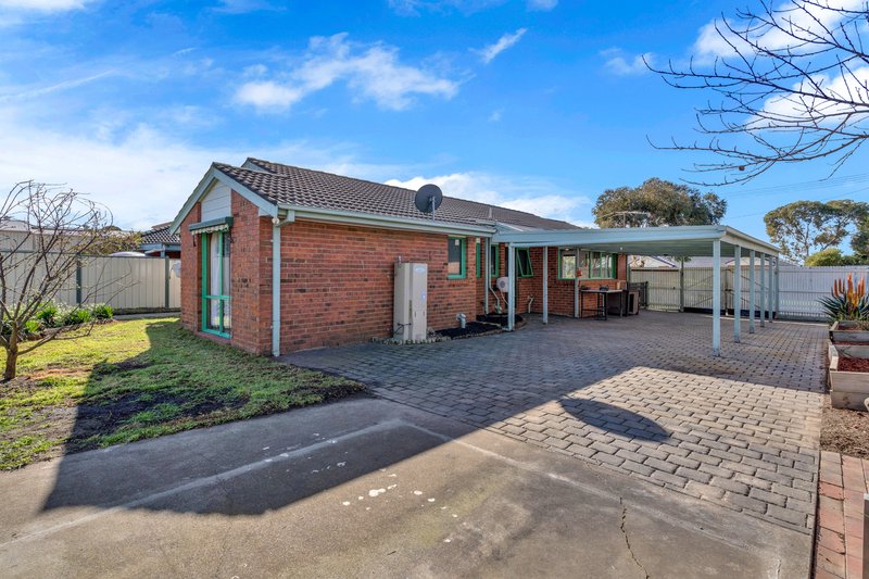 Photo - 12 Princetown Avenue, Craigieburn VIC 3064 - Image 13