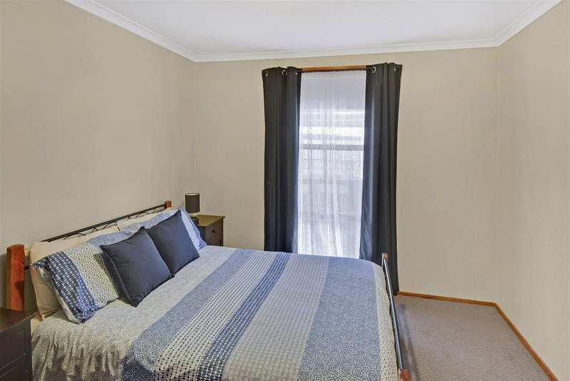 Photo - 12 Puls Place, Horsham VIC 3400 - Image 6