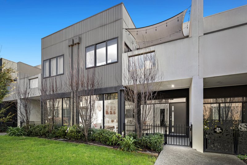 Photo - 12 Push-Pea Way, Cranbourne West VIC 3977 - Image 1