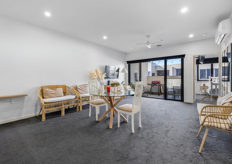 Photo - 12 Push-Pea Way, Cranbourne West VIC 3977 - Image 9