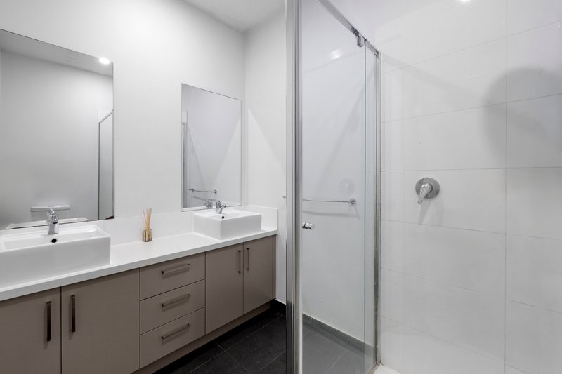 Photo - 12 Push-Pea Way, Cranbourne West VIC 3977 - Image 11