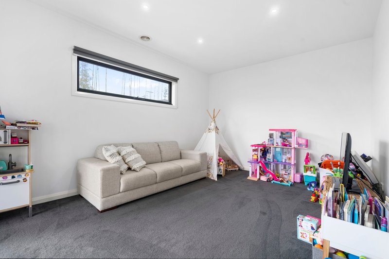 Photo - 12 Quadrant Drive, Fraser Rise VIC 3336 - Image 11