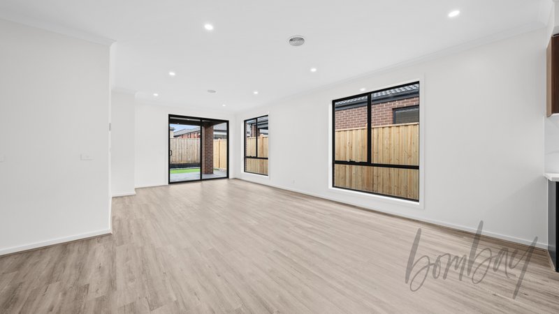 Photo - 12 Radiata Street, Beveridge VIC 3753 - Image 6