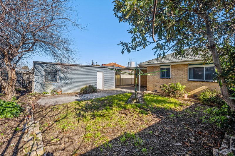 Photo - 12 Raimeno Street, Lalor VIC 3075 - Image 15