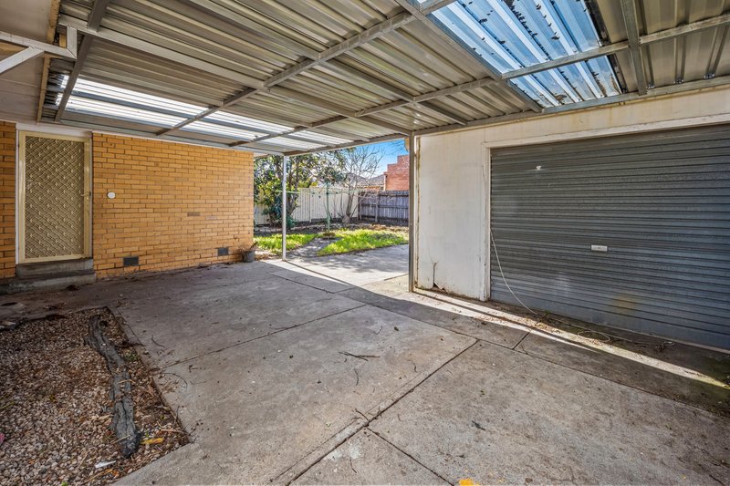 Photo - 12 Raimeno Street, Lalor VIC 3075 - Image 16