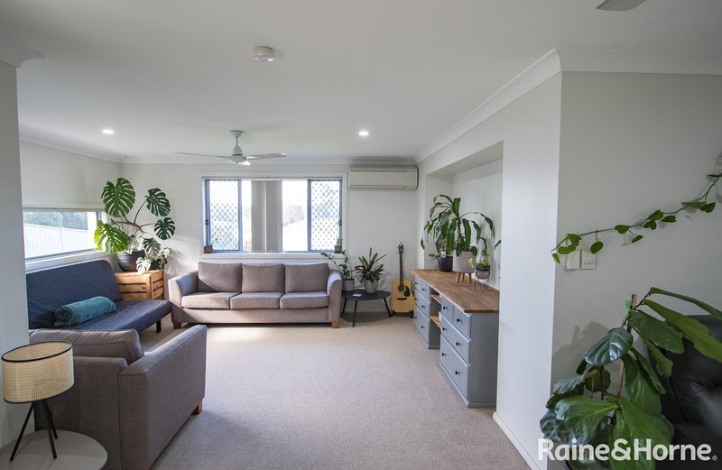 Photo - 12 Rannoch Drive, West Nowra NSW 2541 - Image 2