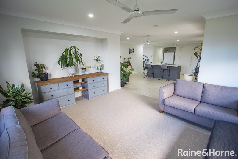 Photo - 12 Rannoch Drive, West Nowra NSW 2541 - Image 3