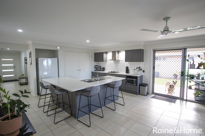 Photo - 12 Rannoch Drive, West Nowra NSW 2541 - Image 4