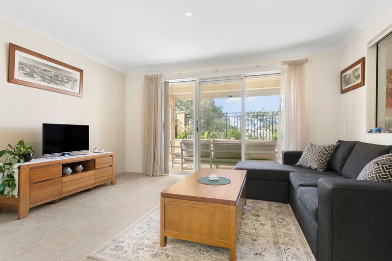 Photo - 12 Rasano Promenade, Coogee WA 6166 - Image 11