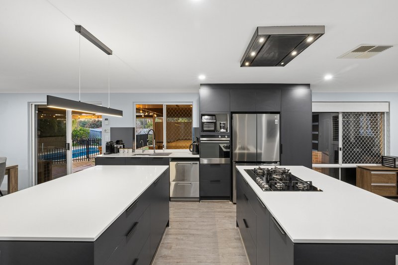 Photo - 12 Rawlinna Heights, Ballajura WA 6066 - Image 3