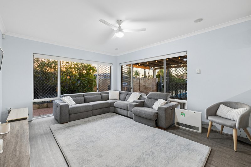 Photo - 12 Rawlinna Heights, Ballajura WA 6066 - Image 9
