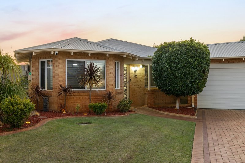 Photo - 12 Rawlinna Heights, Ballajura WA 6066 - Image 27