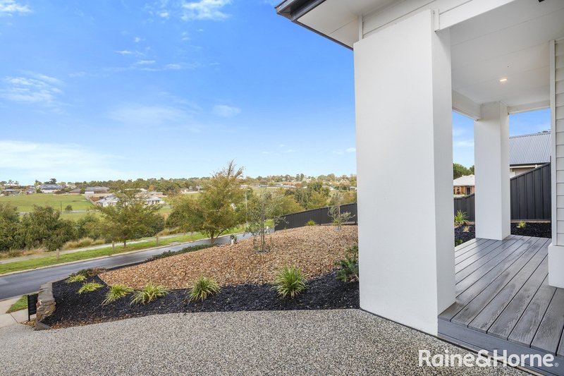 Photo - 12 Rennick Avenue, Kyneton VIC 3444 - Image 5