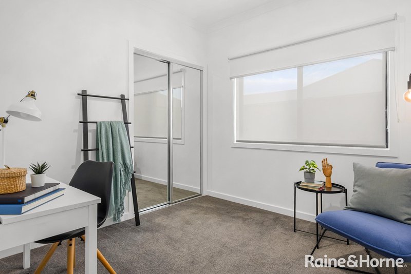 Photo - 12 Rennick Avenue, Kyneton VIC 3444 - Image 17