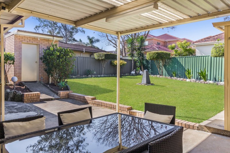 Photo - 12 Renton Ave , Moorebank NSW 2170 - Image 8