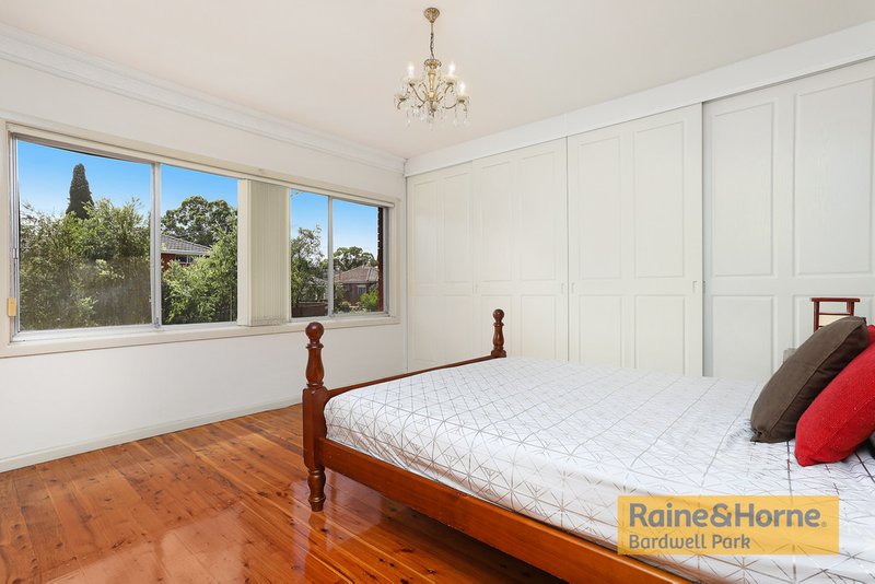 Photo - 12 Rhonda Avenue, Narwee NSW 2209 - Image 5