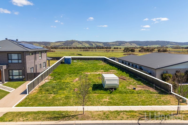 Photo - 12 Ricketts Place, Bungendore NSW 2621 - Image 2