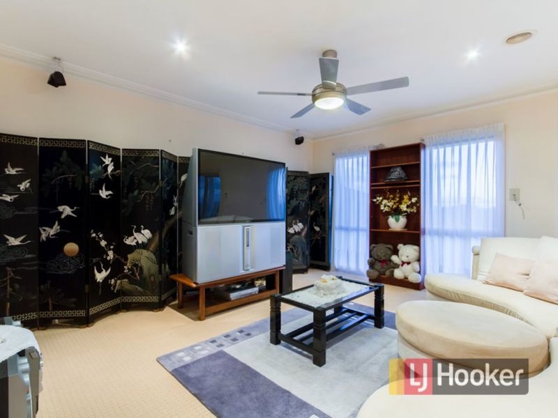 Photo - 12 Ridgeway Chase, Narre Warren South VIC 3805 - Image 11