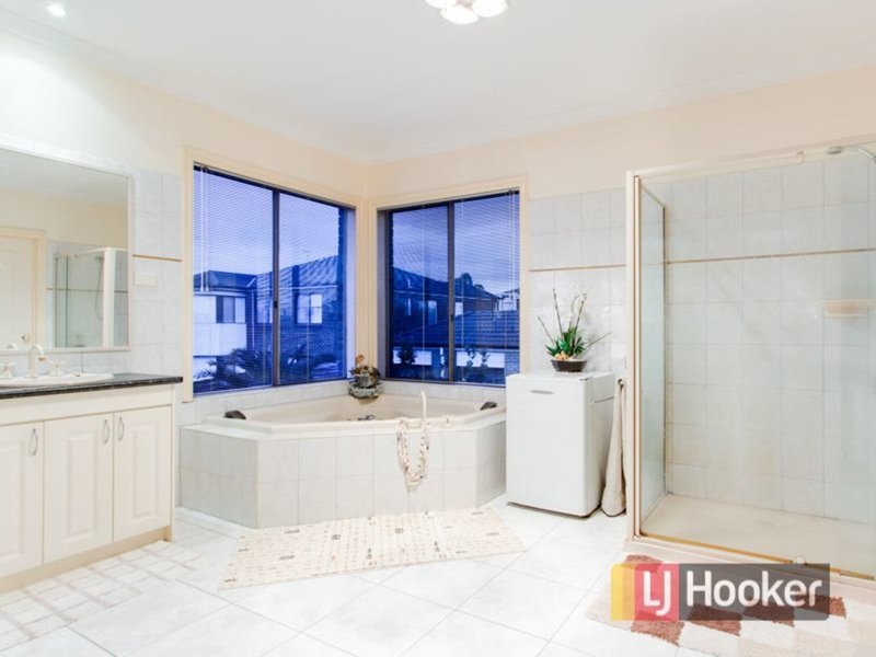 Photo - 12 Ridgeway Chase, Narre Warren South VIC 3805 - Image 13