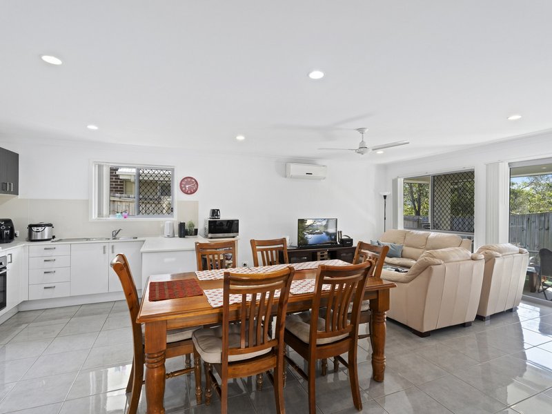 Photo - 12 Rise Circuit, Pacific Pines QLD 4211 - Image 5