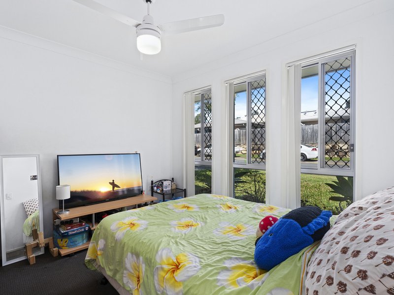 Photo - 12 Rise Circuit, Pacific Pines QLD 4211 - Image 8