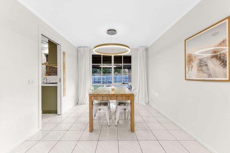 Photo - 12 Rivergum Place, Keysborough VIC 3173 - Image 5