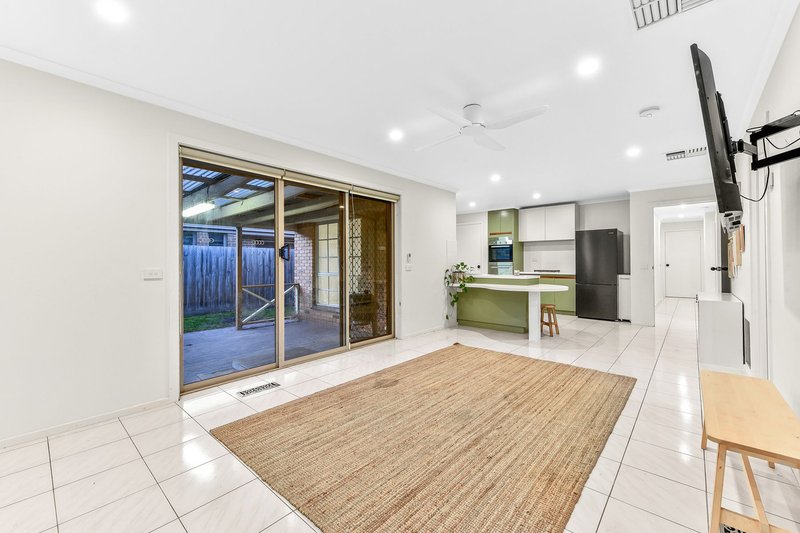 Photo - 12 Rivergum Place, Keysborough VIC 3173 - Image 6