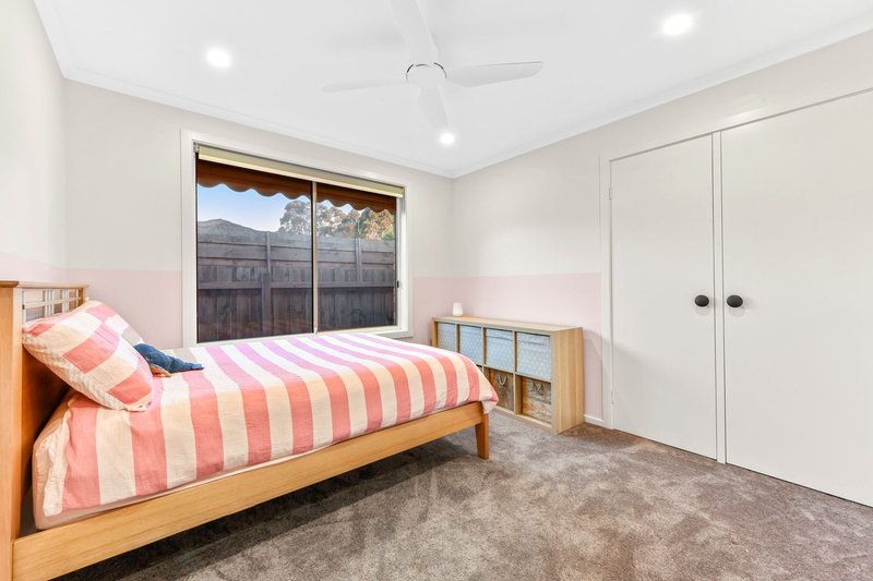 Photo - 12 Rivergum Place, Keysborough VIC 3173 - Image 9