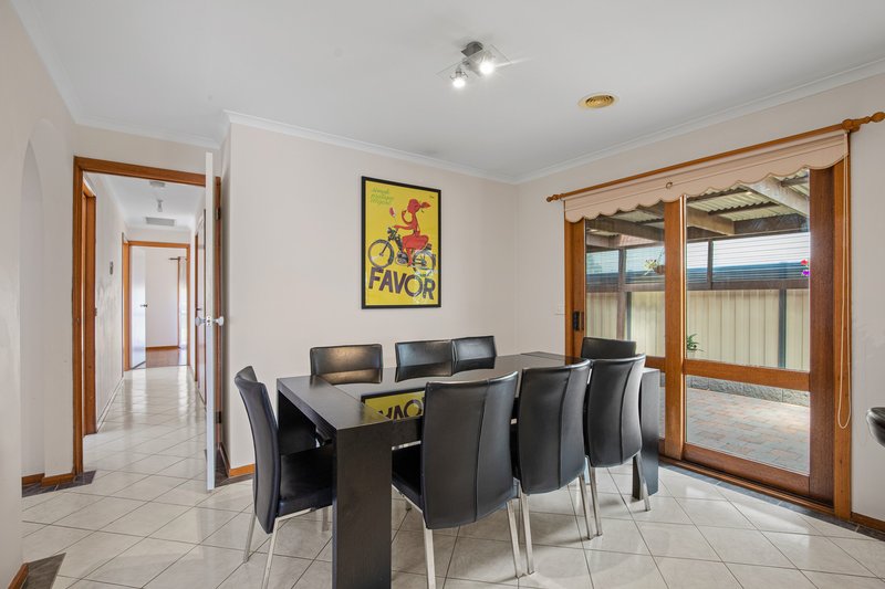 Photo - 12 Riverside Avenue, Werribee VIC 3030 - Image 6