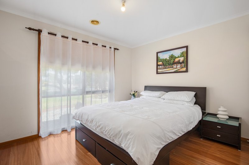 Photo - 12 Riverside Avenue, Werribee VIC 3030 - Image 7