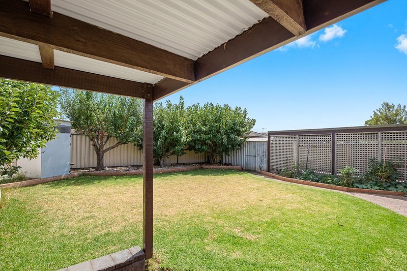 Photo - 12 Riverside Avenue, Werribee VIC 3030 - Image 12