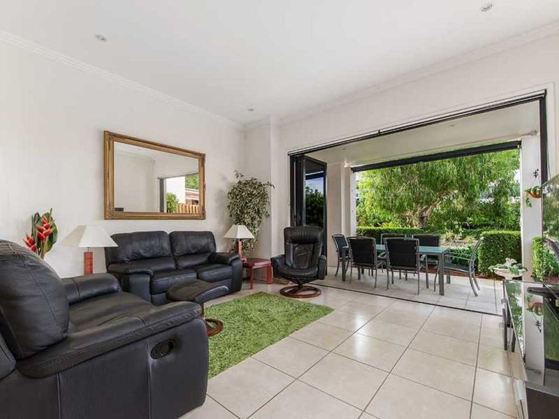 Photo - 12 Riverwalk Avenue, Robina QLD 4226 - Image 5